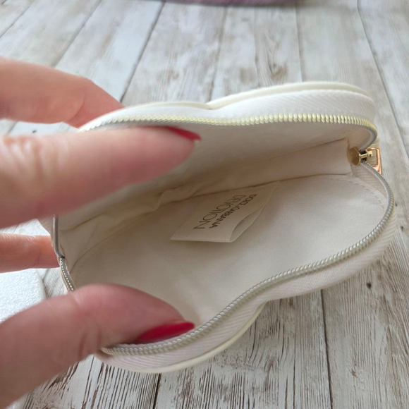 Women's Dolce & Gabbana Heart Coin Purse Beige Small - Picture 8 of 9